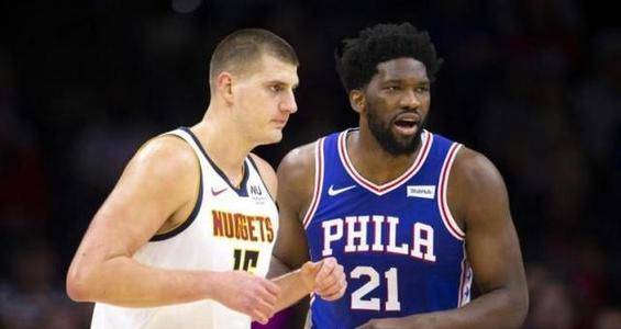 篮球勇士球星赛前训练高强度