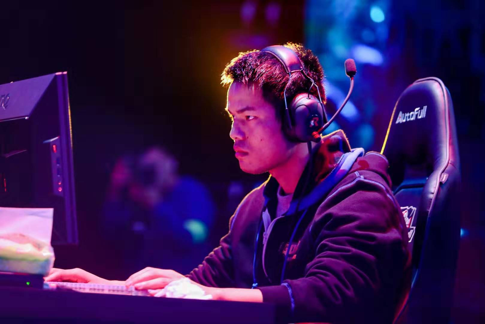 年诺伊尔因 年诺伊尔因